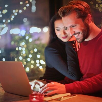 7 Simple Ways To Stretch Your Holiday Budget